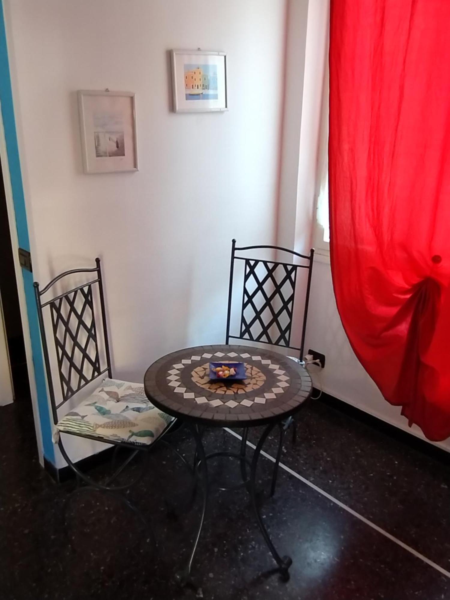 ואראצה Hotel Della Piazzetta מראה חיצוני תמונה
