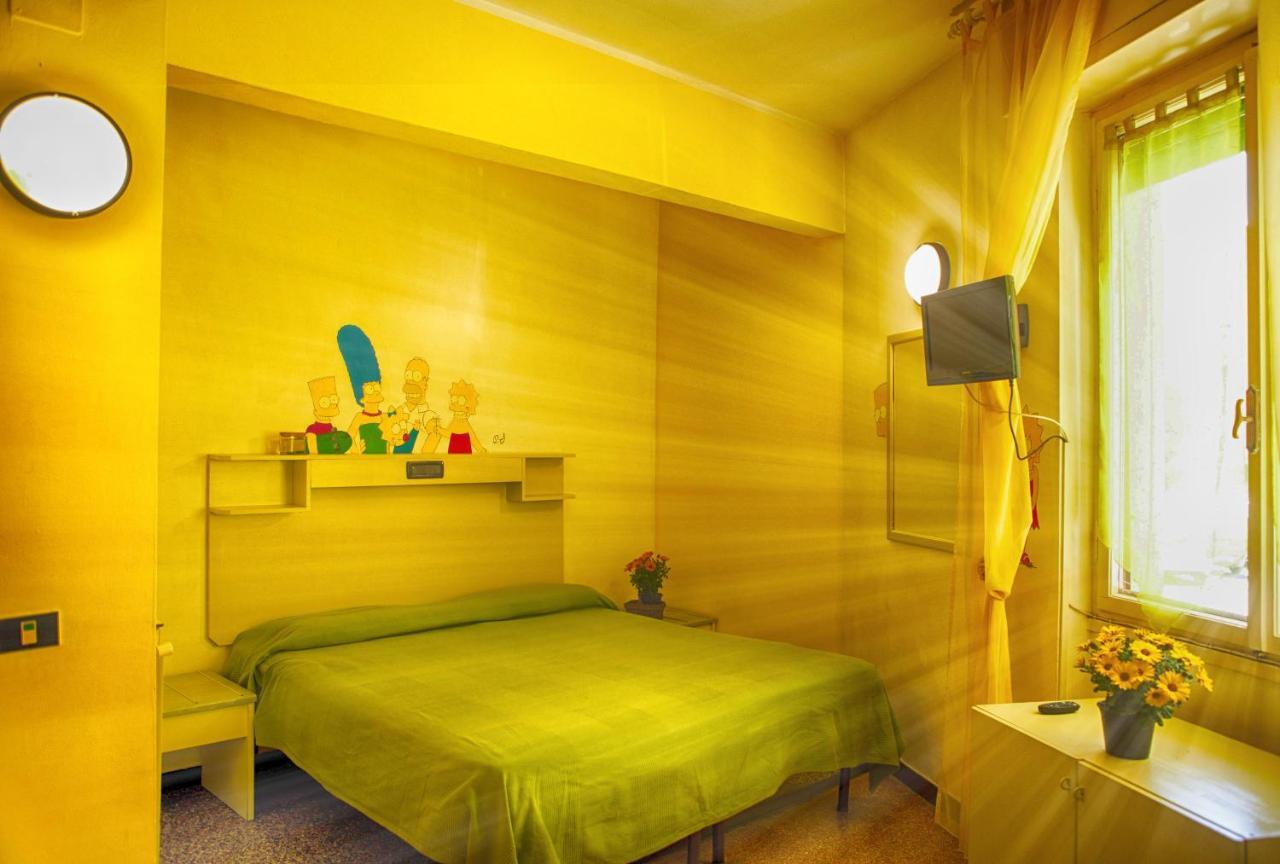 ואראצה Hotel Della Piazzetta מראה חיצוני תמונה